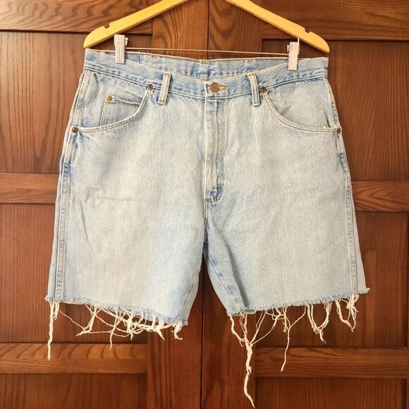 Wrangler Cutoff Jean Shorts Jorts Size 35 Waist - Picture 1 of 7